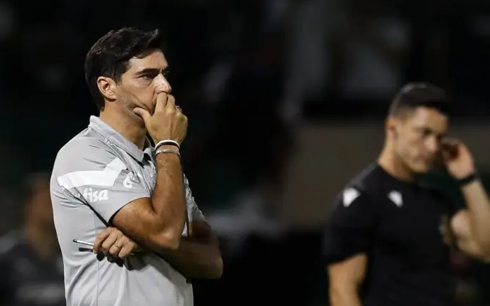 Jornalistas disparam contra fala de Abel Ferreira após derrota do Palmeiras: ‘Criou um mundo irreal em que ele é o coitadinho’