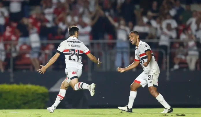 São Paulo joga em casa e mira a liderança do Grupo B na Copa Libertadores