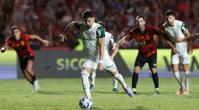CBF divulga áudio do VAR em pênalti para o Palmeiras: ‘Não muda a trajetória da bola’