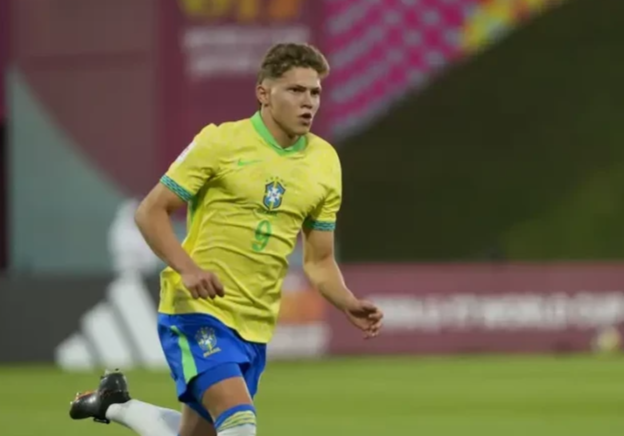 Brasil marca no último minuto e garante vaga na semi do Mundial Sub-17