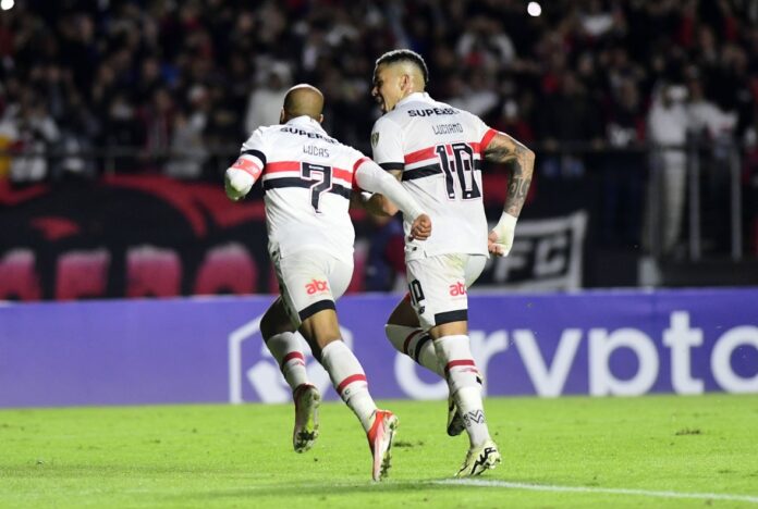 São Paulo vence Talleres e avança como líder do Grupo B da Libertadores