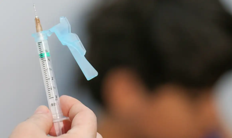 Dez estados já iniciaram a vacinação contra a dengue em crianças