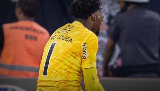 Hugo Souza amplia recorde de pênaltis defendidos: ‘Merecemos o título