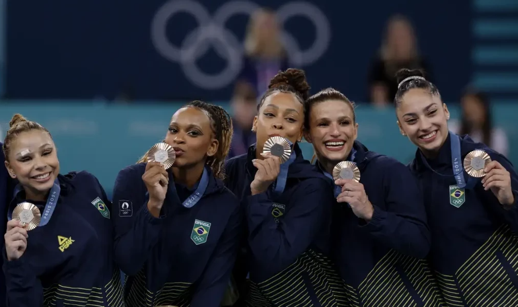 Equipe feminina conquista bronze na ginástica artística em Paris