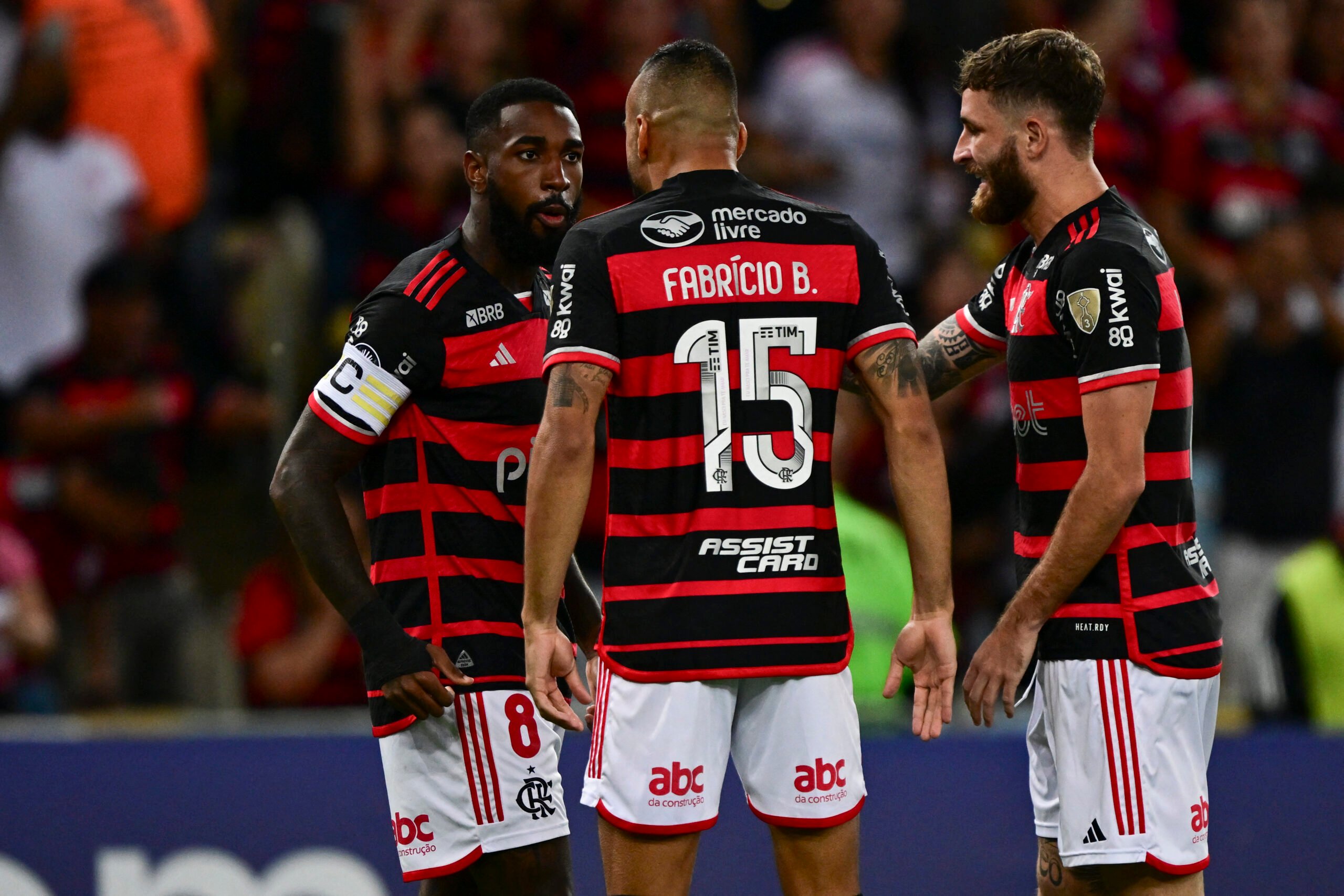 Flamengo defende a liderança diante do Fortaleza no Maracanã