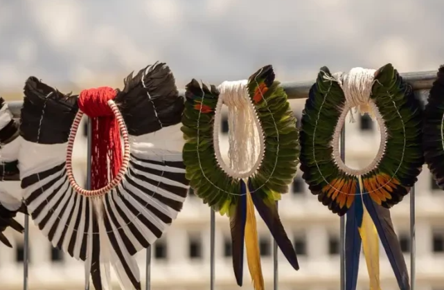 Indígenas fazem ato no STF e defendem derrubada do marco temporal