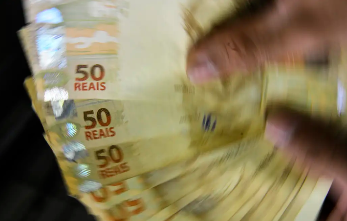 Brasileiros sacaram R$ 241 milhões em valores a receber em dezembro