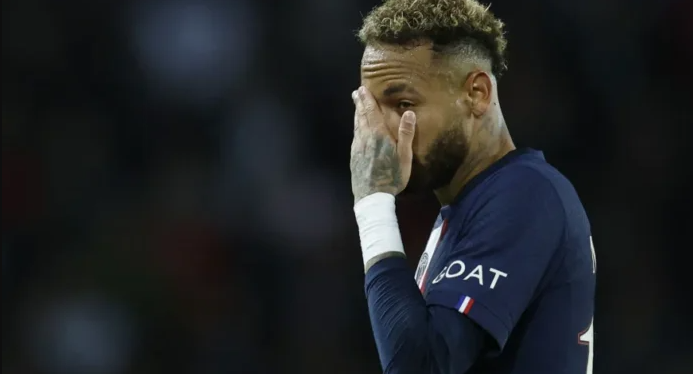 Neymar desabafa e diz que foi injustiçado no PSG: ‘Triste pela forma como fui tratado’