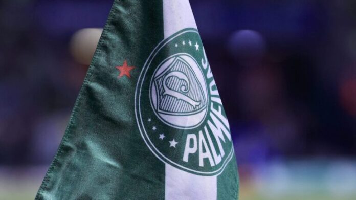 Palmeiras vira com gol nos acréscimos e conquista improvável vitória sobre o Santos