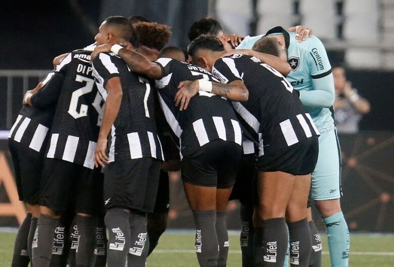 Brasileirão segue hoje com quatro jogos e Botafogo tentando novamente se isolar na liderança
