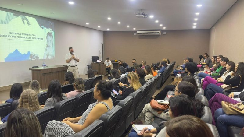 Prefeitura realiza formação sobre Bullying e Cyberbullying para coordenadores da Reme
