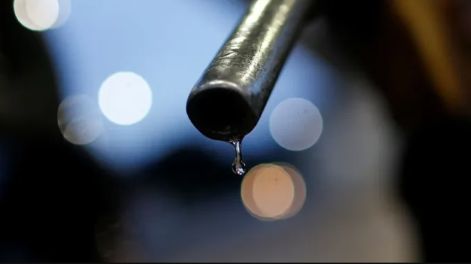 Com corte da Petrobras, preço da gasolina nos postos pode cair até R$ 0,12; entenda