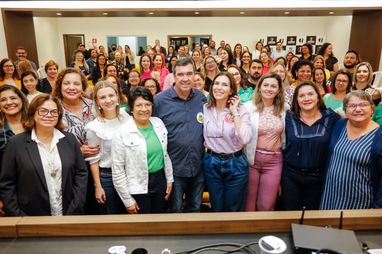 Riedel firma compromisso e promete integrar assistência social, saúde e educação
