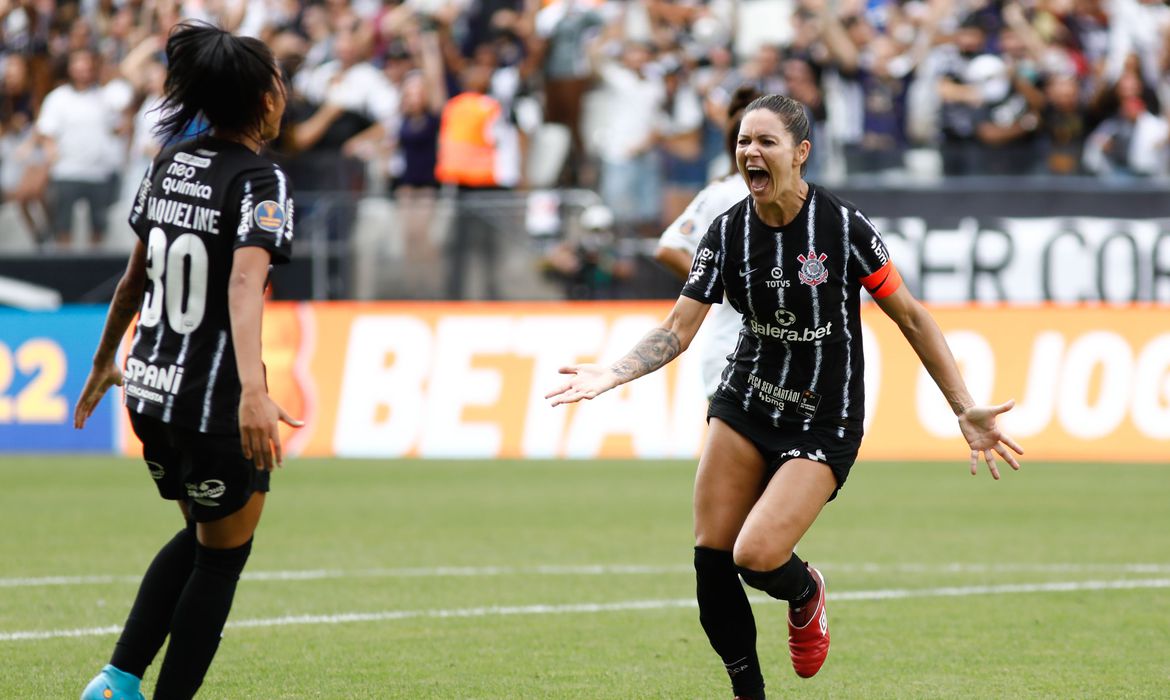 Corinthians apresenta caras novas com mais um título no feminino