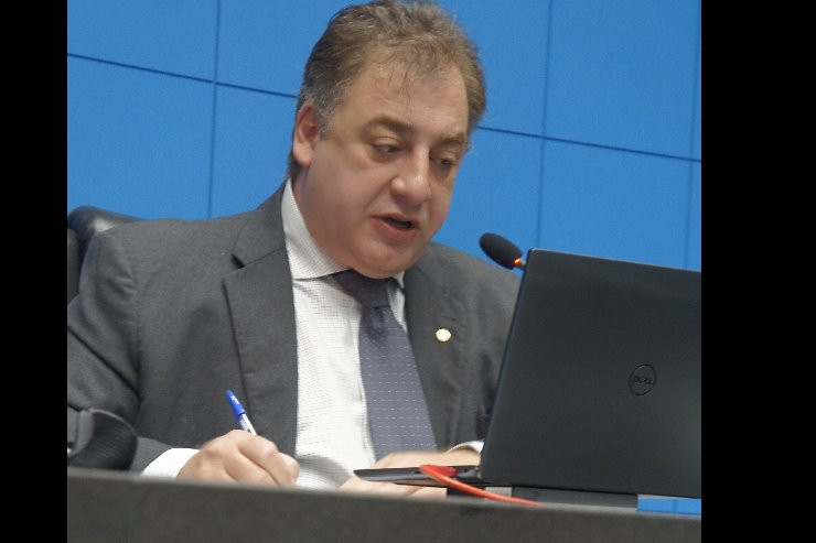 Neno Razuk solicita reabertura e pavimentação de ruas em Dourados