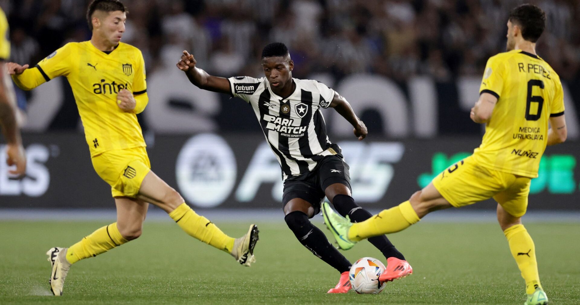 Botafogo busca 1ª final da Libertadores na história após histórico 5 a 0 no Peñarol