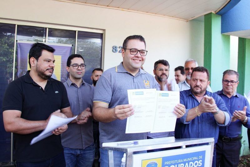 Prefeito oficializa reforma da UPA e conclusão do Centro Homeopático