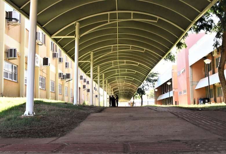 UFGD abre inscrições para concurso com salários de até R$ 10 mil