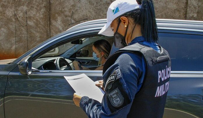 Donos de veículos com placas final 3 e 4 têm até 5ª-feira para pagar o licenciamento