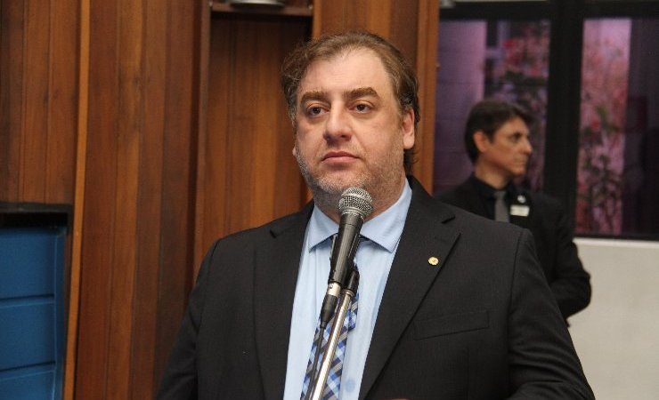 Vai ajudar quem mais precisa, comemora Neno Razuk sobre aumento do + Social para R$ 300