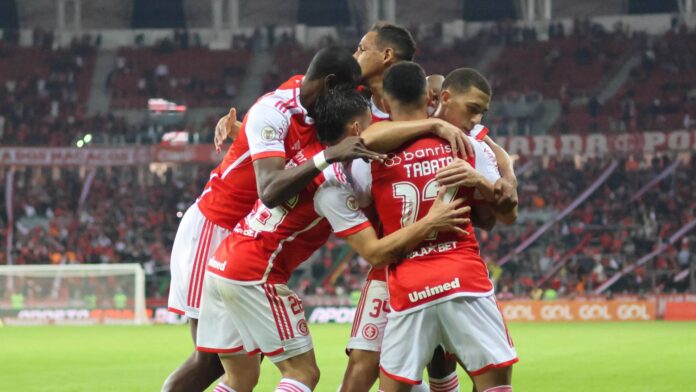 Inter vira sobre o Juventude em jogo atrasado do Brasileirão e volta a vencer após 12 jogos