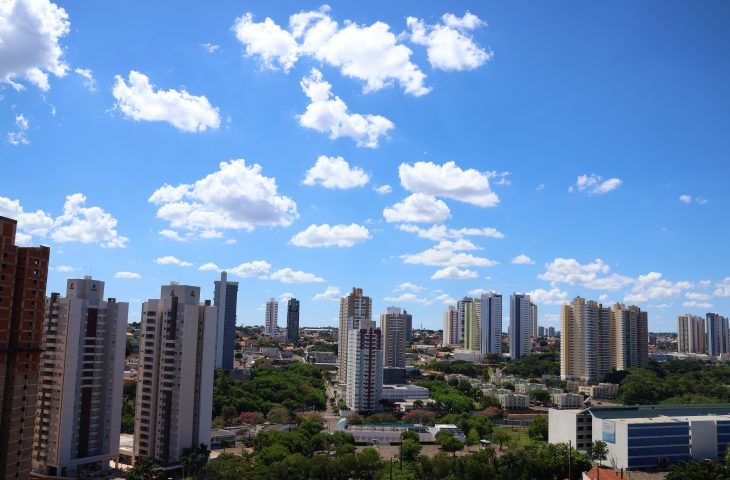 Quinta-feira de tempo quente em todo o Estado, com máxima de 41°C
