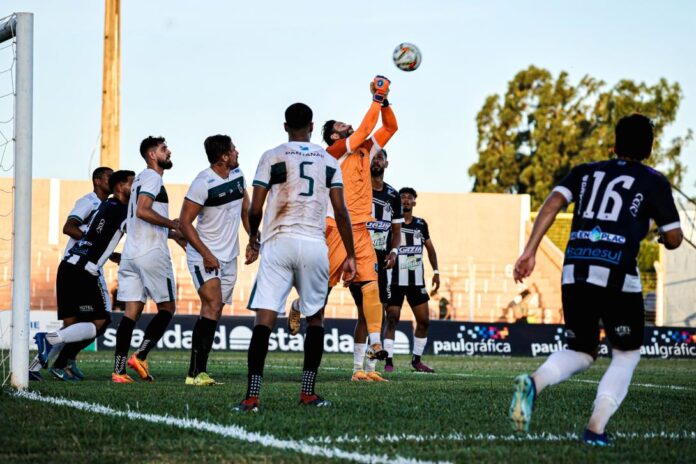 Operário e FC Pantanal empatam no primeiro jogo semifinal entre clubes da Capital