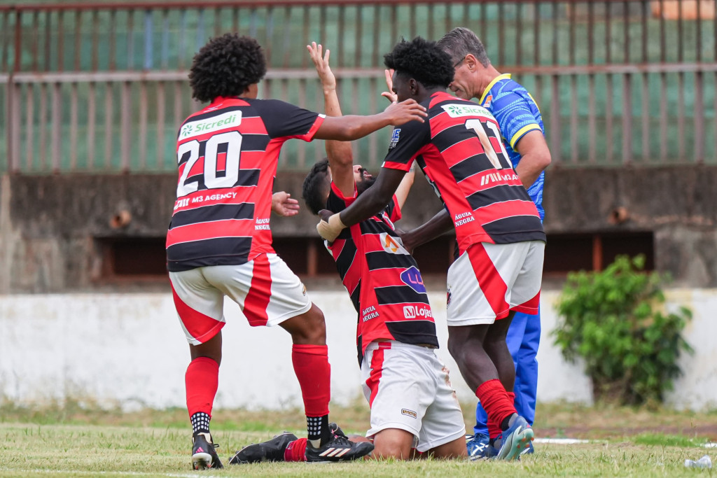 Águia Negra elimina DAC nos pênaltis e encara Ivinhema na semifinal