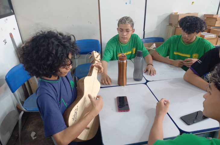 Patrimônio 67: crianças conhecem viola de cocho por meio de oficina de educação patrimonial