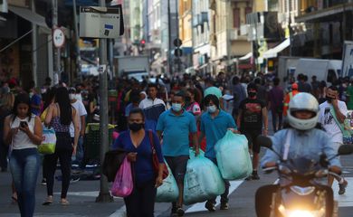 FGV: Índice de Clima Econômico sobe 2,1 pontos no segundo trimestre