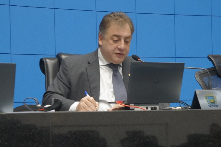 Neno Razuk: Alems aprova em 1ª discussão projeto que institui campanha sobre a SOP