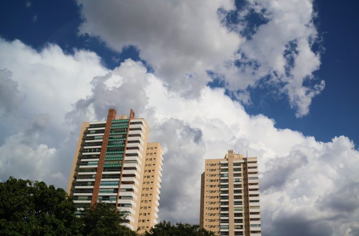 Tempo instável tem sol e probabilidade de chuva nesta quinta-feira, prevê Cemtec