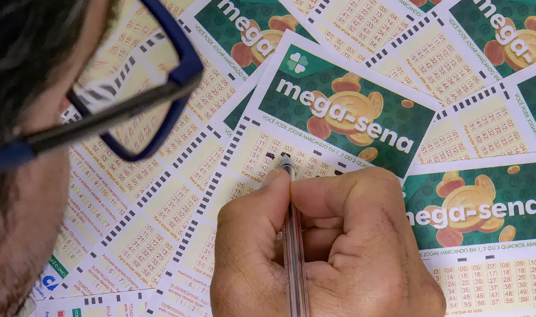 Mega-Sena acumula e próximo prêmio deve pagar R$ 53 milhões