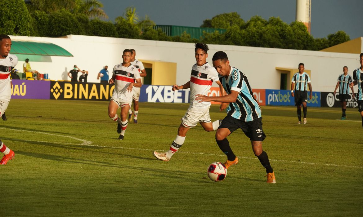 Grêmio bate Santa Cruz e avança para 3ª fase da Copa São Paulo