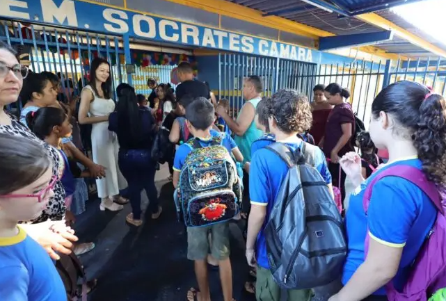 Prefeitura retoma as aulas em 46 escolas municipais e 39 centros de educação infantil