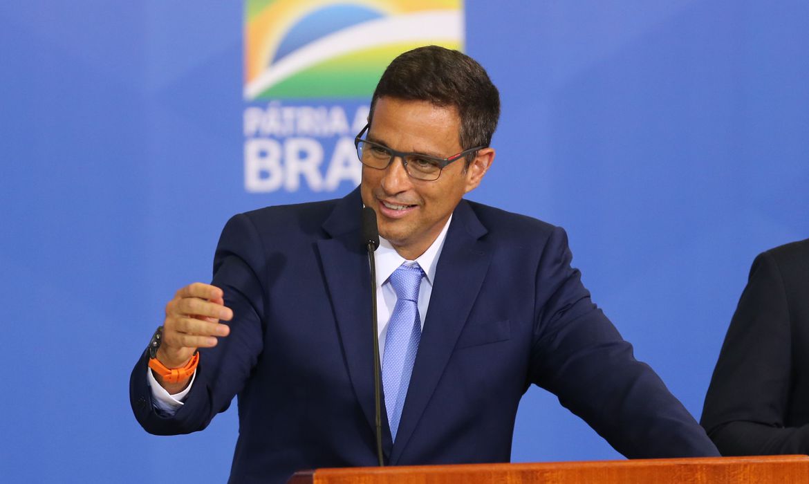 Presidente do BC se diz surpreso com a alta da inflação