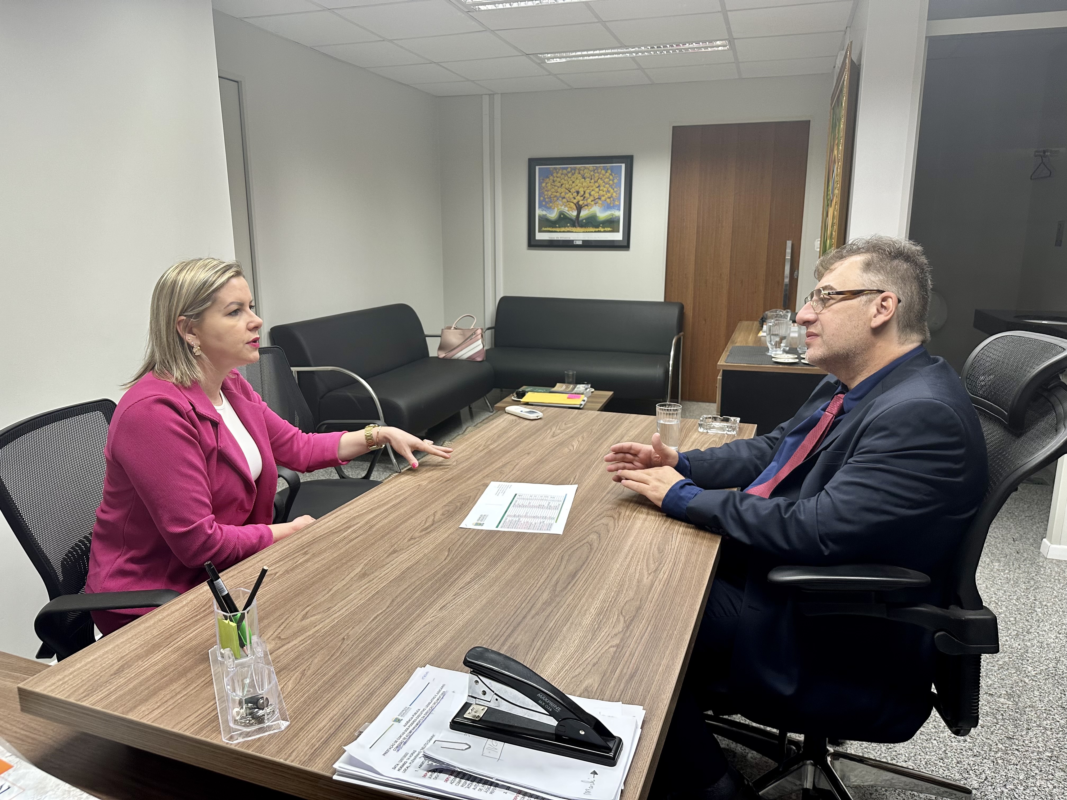 Emenda paga: em parceria com a vereadora Janete, Neno Razuk destina R$ 100 mil para saúde de Amambai