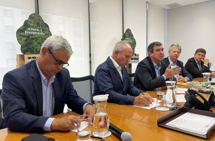 Riedel diz ao setor florestal que MS está preparado para receber grandes investimentos