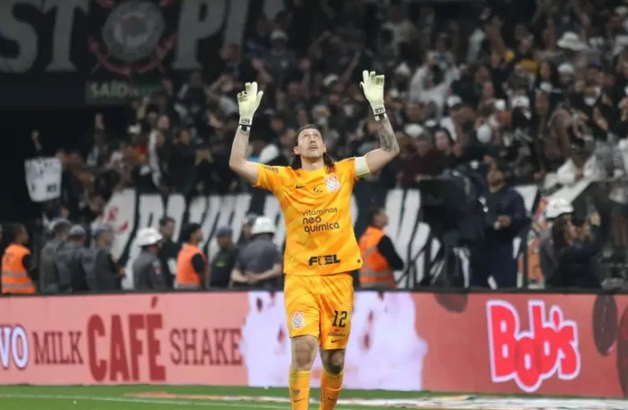 Goleiro Cássio aparece entre os maiores doadores de vaquinha para Corinthians