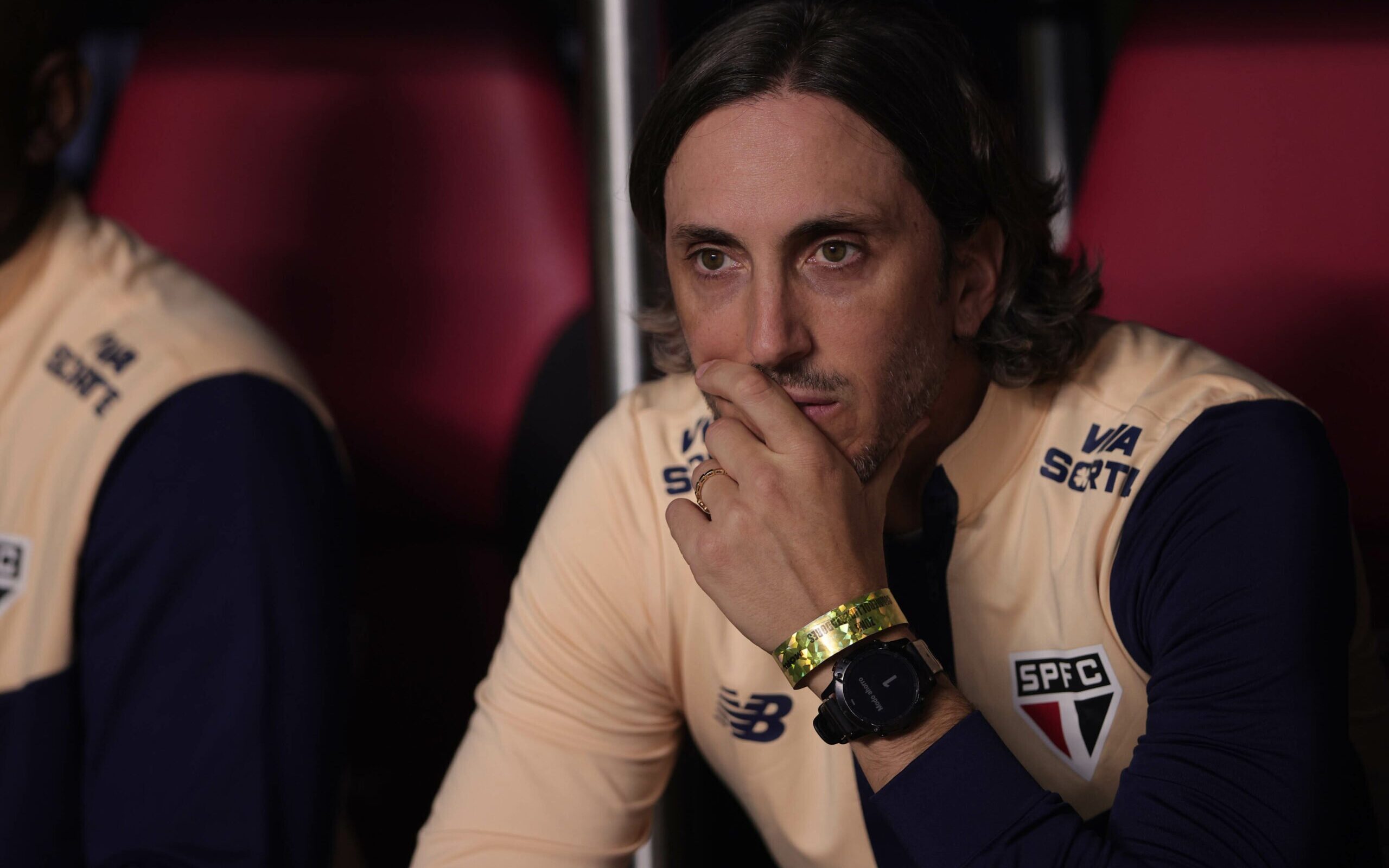 Diretor afirma que Zubeldía segue no comando técnico do São Paulo em 2025