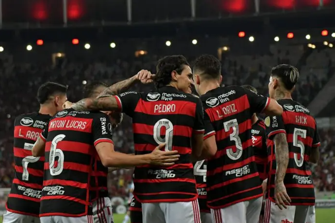 Web define Pedro como melhor centroavante do mundo após golaço em Flamengo x Palestino
