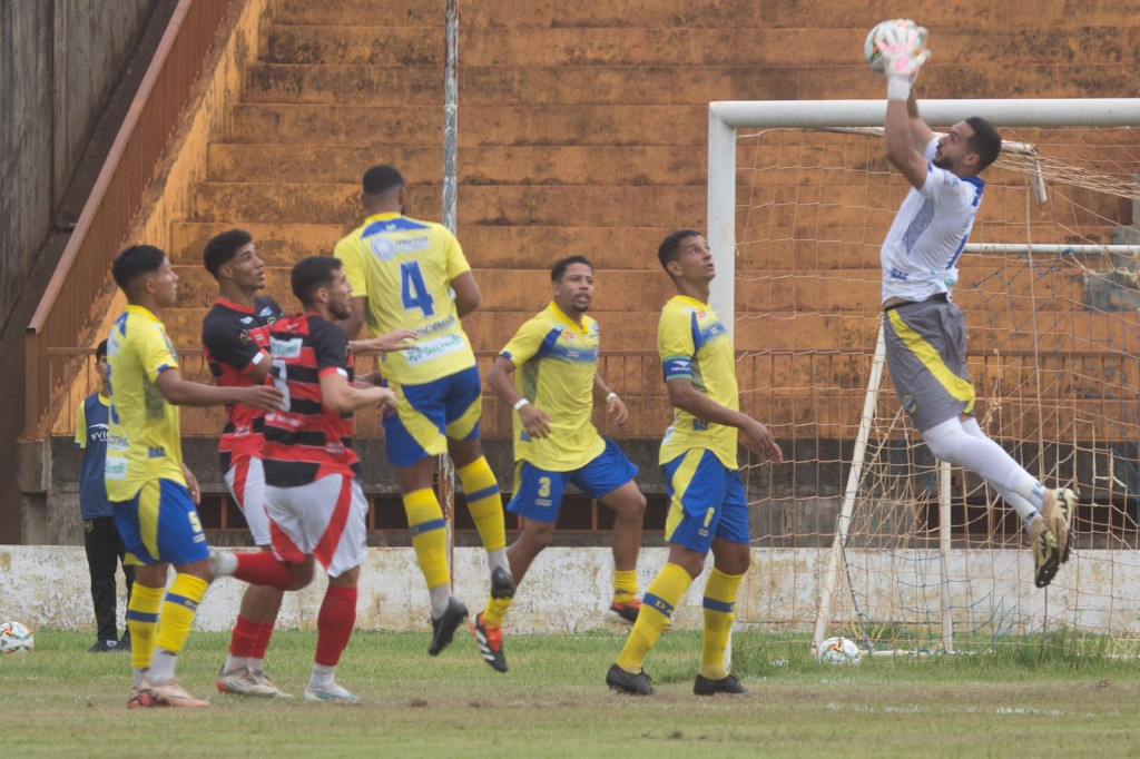 Dourados AC bate Águia Negra no primeiro jogo perto da torcida