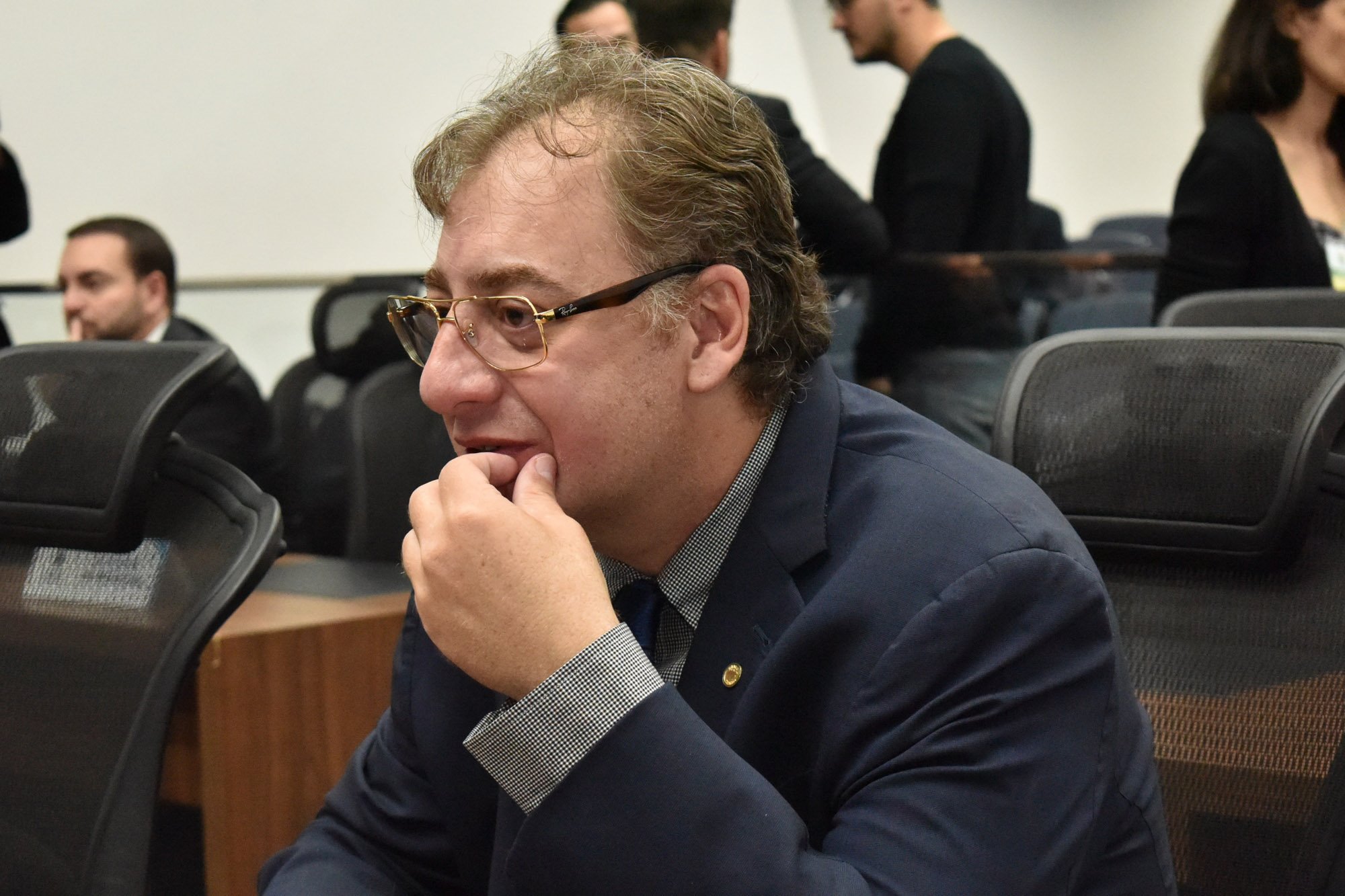Pacientes reclamam de cancelamentos e Neno Razuk solicita reposição de materiais odontológicos em UBSs de Dourados