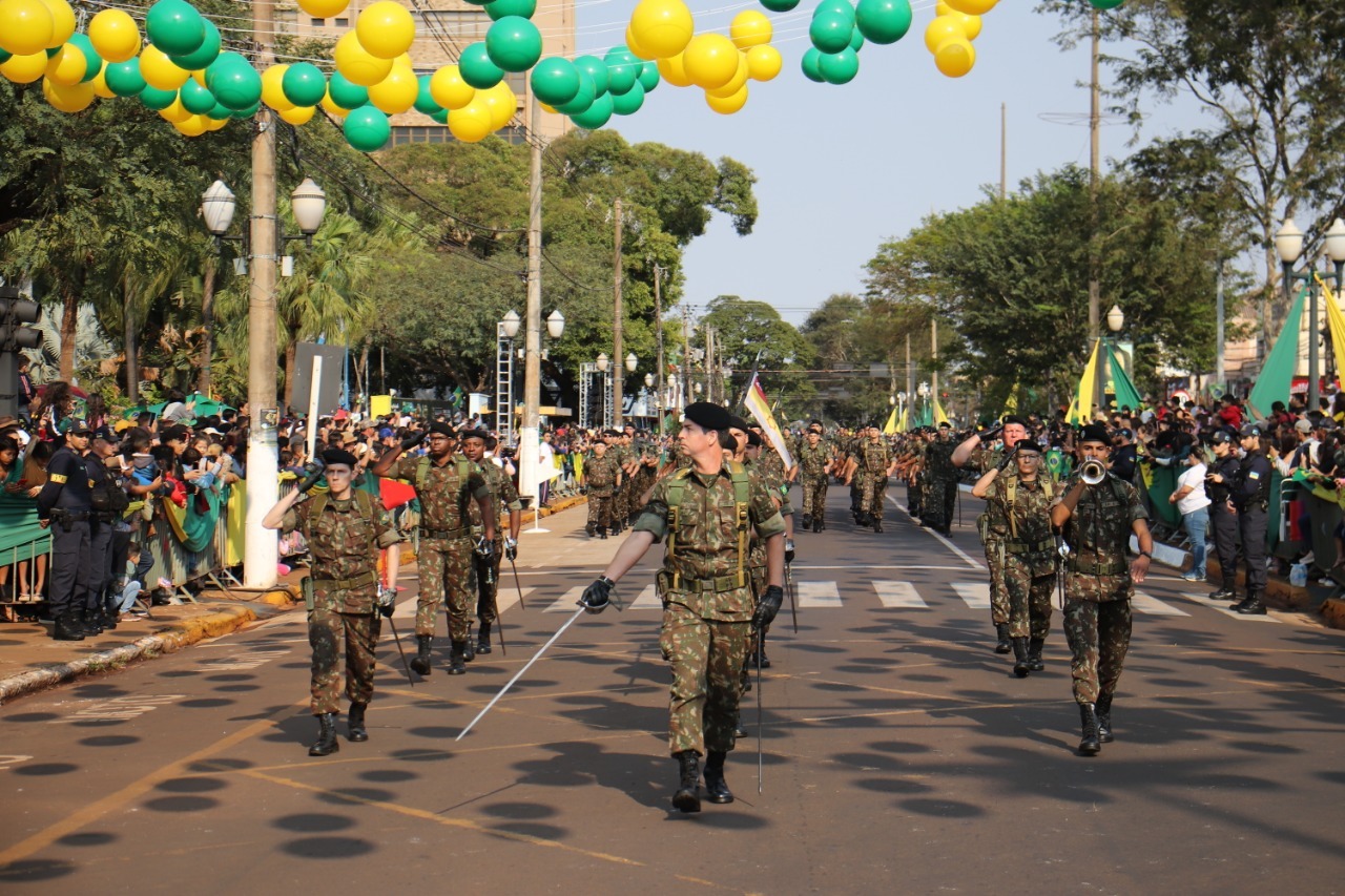 Desfile da Independência reúne 40 mil pessoas e bate recorde de público