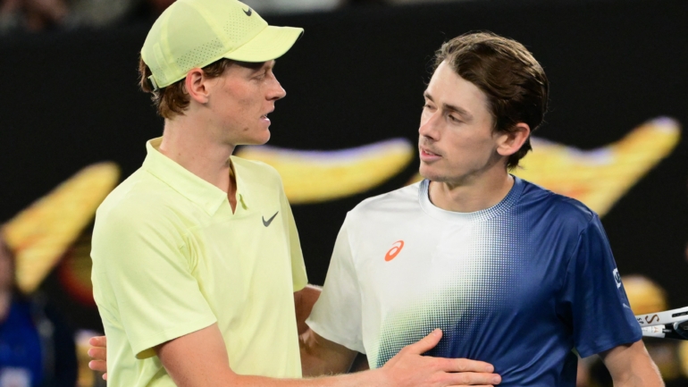 Sinner atropela De Minaur e vai enfrentar Shelton na semifinal do Aberto da Austrália