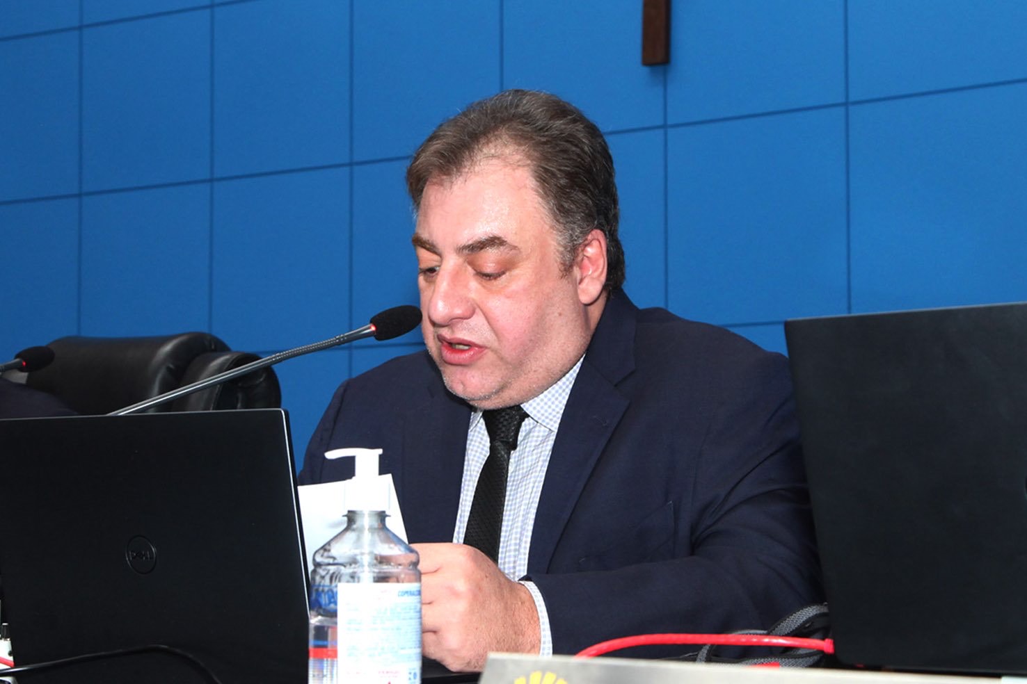 Em discurso contundente, Neno Razuk apoia Enfermagem e defende piso nacional
