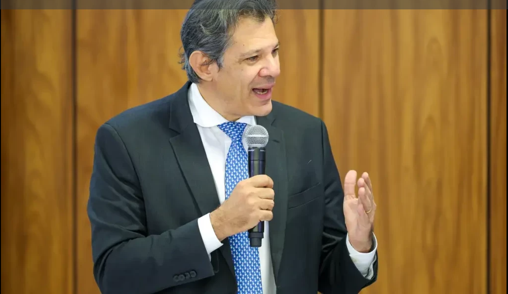 Isenção do IR será equivalente a um 14º salário, diz Haddad